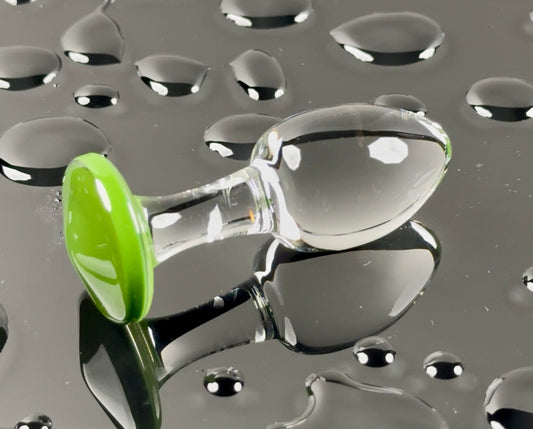 Emerald base clear head plug